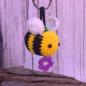 Preview: Biene mit lila Blume als Schlüsselanhänger